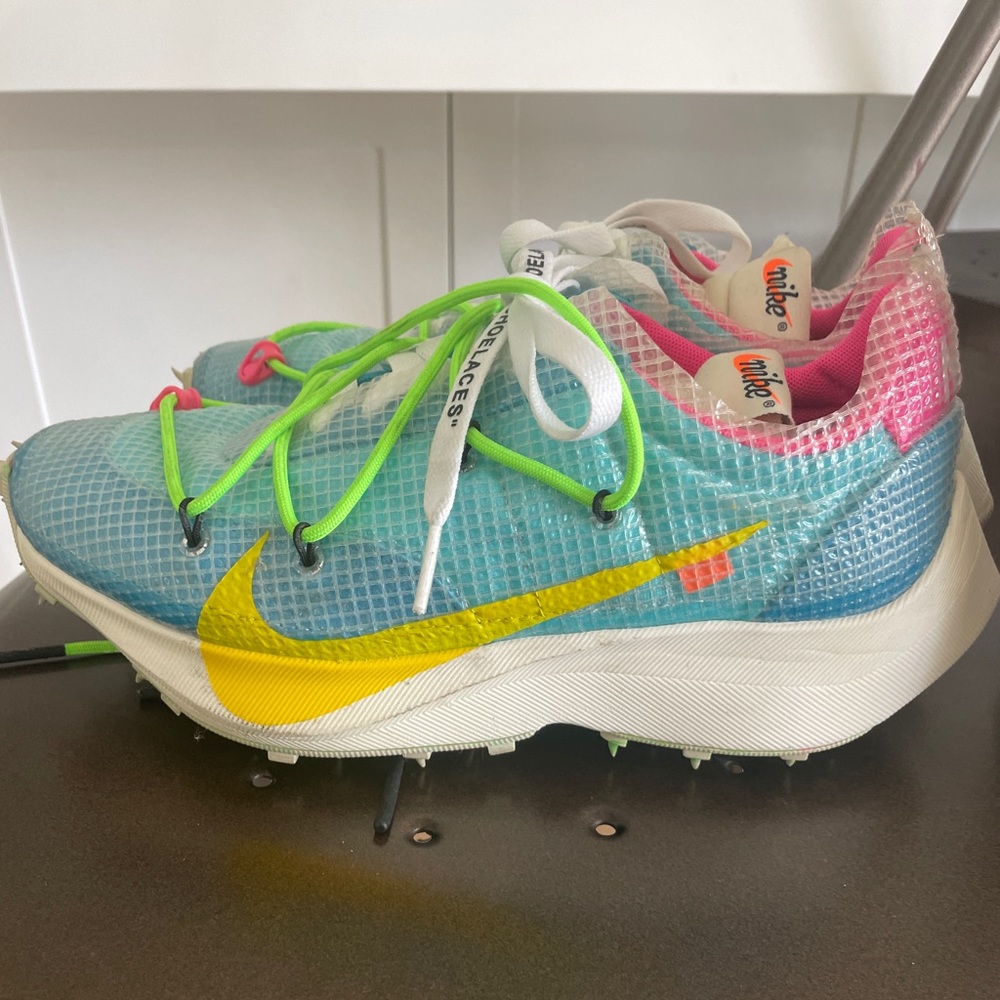 Off-white Nike Vapor women’s US 7.5